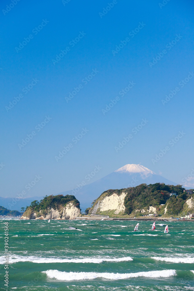 Naklejka premium 材木座海岸と富士山