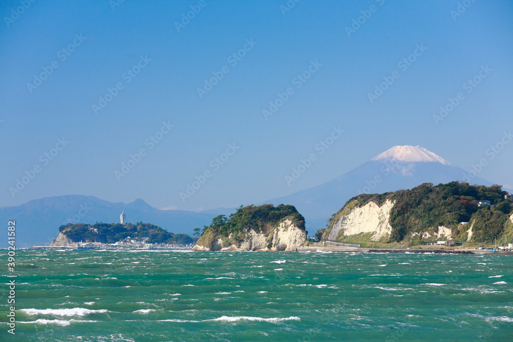 材木座海岸と富士山