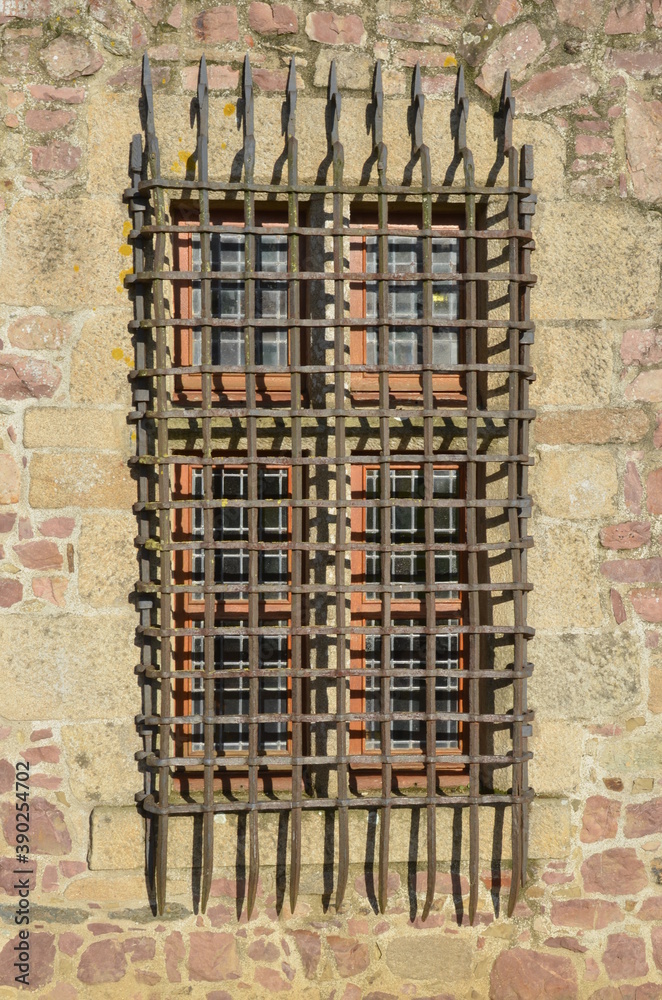 Traditional Window Of A Medieval Castle fen tre Traditionnelle De traditional-window-of-a-medieval-castle-fen-tre-traditionnelle-de