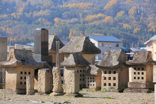 米沢林泉寺　武家の墓 photo