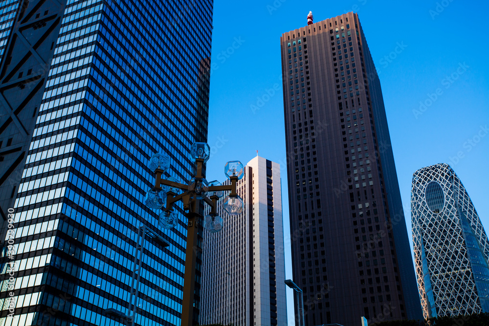 Obraz premium 新宿のオフィスビル群