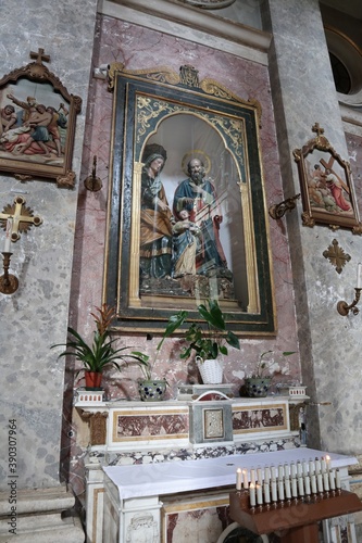 Caserta – Altare della Sacra Famiglia della Cattedrale