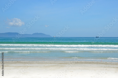 Sandy beach Zoklet. Good weather. Vietnam. © sh. xander 