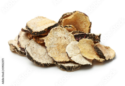 Peruvian ginseng or maca Lepidium meyenii, dried root and pow ，slice on a white background