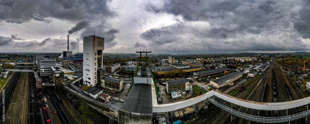 Obraz premium kopalnia węgla kamiennego w Jastrzębiu Zdroju na Śląsku w Polsce