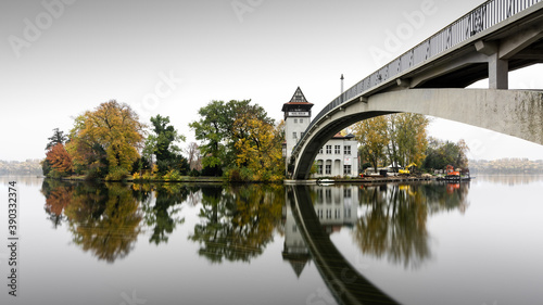 Photography Herbstliche Insel der Jugend mit Abteibrücke im Treptower Park in Berlin