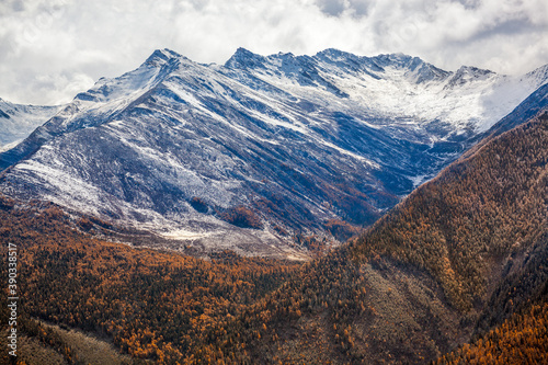 Close-up scenery of snow mountain autumn landscape © ZHI