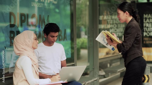 fresh graduate searching for jobs while waiting for bus
