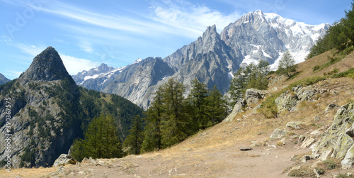 the glacier of Mont Blanc and the panorama of the massif from the Bertone refuge.