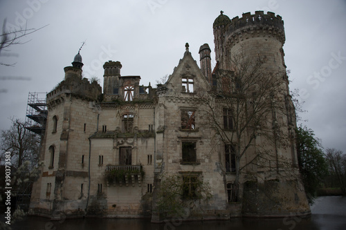 Canvastavla Le château de la Mothe Champdeniers aux Trois Moutiers dans la Vienne