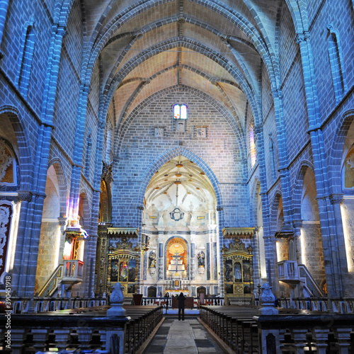 Évora, World Heritage City by Unesco, Portugal: Interior of San Francisco church. Inside is the famous Capela dos Ossos (Chapel of Bones). 