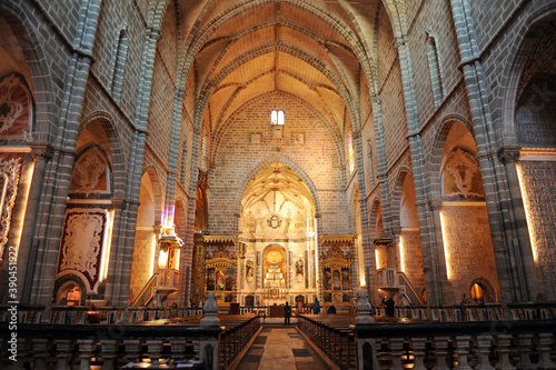 Interior of San Francisco church. Inside is the famous Capela dos Ossos  Chapel of Bones .   vora  Portugal. 