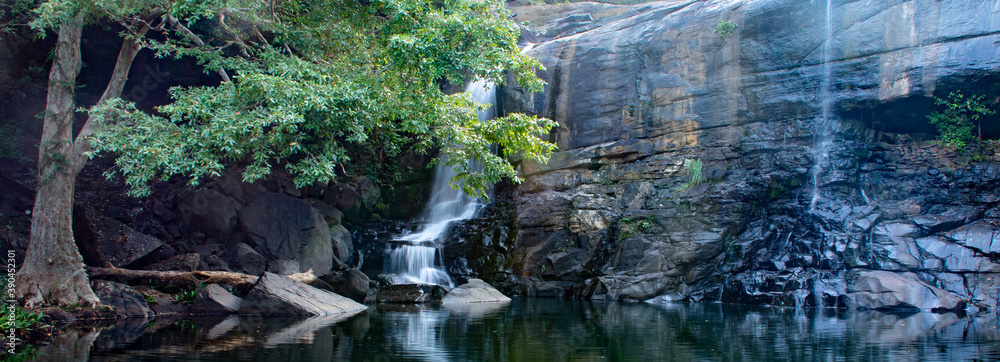 Fototapeta premium sera ella waterfall in riverston, sri lanka,situated in matale district