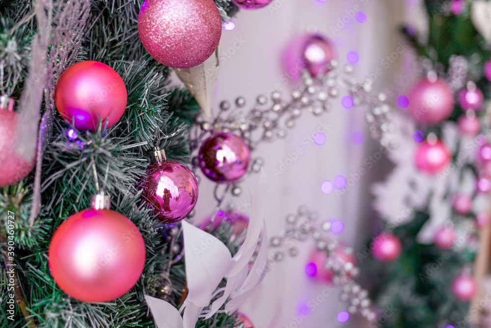 Christmas decor in pink, Christmas trees with balloons and garlands
