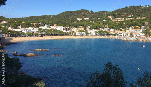 Vistas de la poblacion costera de Llafranch en la Costa Brava de Catalunya, España