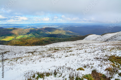 Fototapeta Naklejka Na Ścianę i Meble -  Bieszczady Mountains in Poland, beautiful panorama