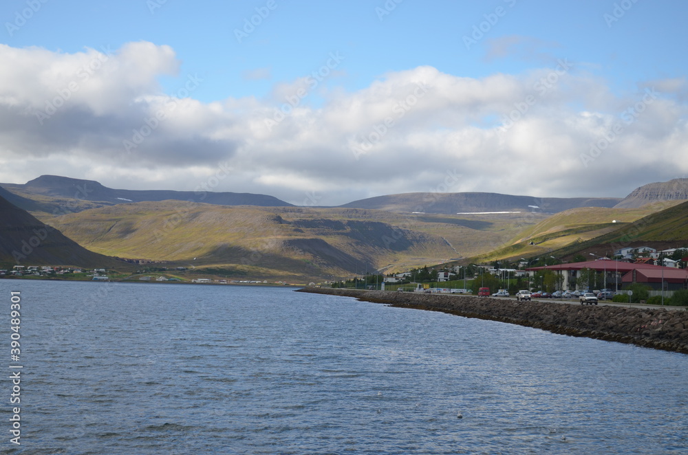 Obraz premium Iceland, Ísafjörður, Isafjordur, Suðureyri, Sudureiri, Bolungarvik, Ósvör Maritime Museum, westfjords