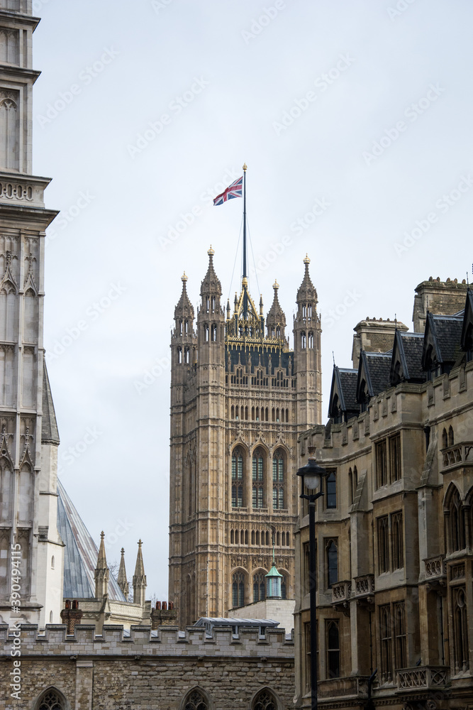 Fototapeta premium Turm des Victoria Towers vom House of Parlament in London
