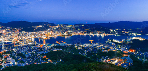 日本三大夜景　長崎　稲佐山から眺望　ワイド © oben901