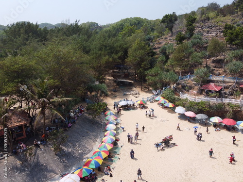 the panoramic beauty of the tourist attraction of Baron Kukup Sepanjang Beach, Gunung Kidul Regency, Yogyakarta Special Region photo