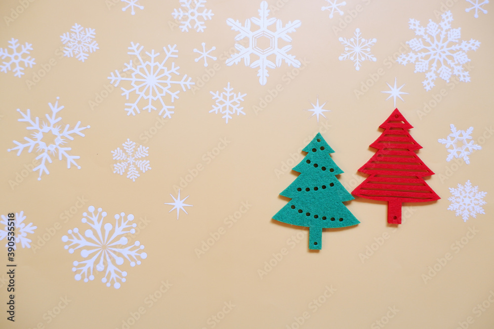 Christmas trees backgrounded snowflakes. white Christmas flat layout. 雪の結晶を背景にしたクリスマスツリー、ホワイトクリスマス Christmas trees backgrounded snowflakes. white Christmas flat layout. 雪の結晶を背景にしたクリスマスツリー、ホワイトクリスマス