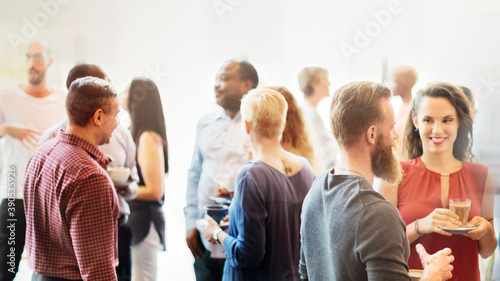 Canvas Print Diverse people at the office party