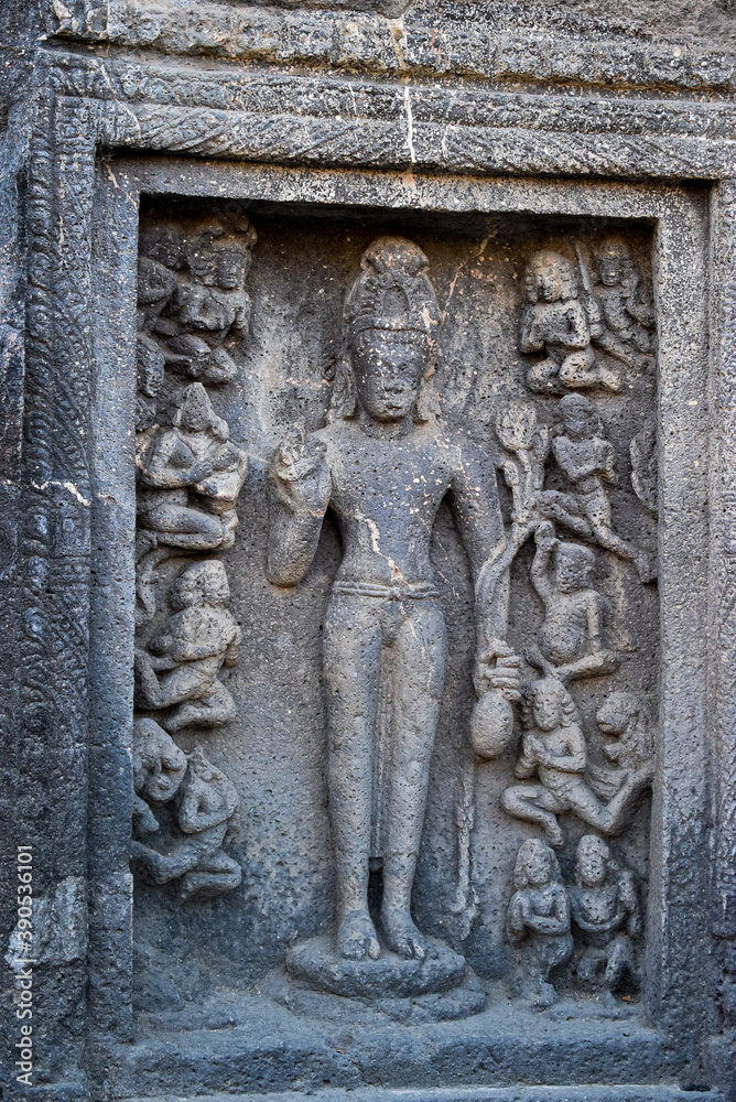 Amazing Statue carvings in Ajanta and Ellora caves Amazing Statue carvings in Ajanta and Ellora caves
