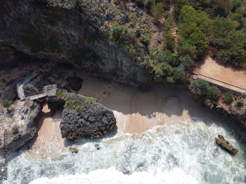 the panoramic beauty of the tourist attraction of Baron Kukup Sepanjang Beach, Gunung Kidul Regency, Yogyakarta Special Region photo