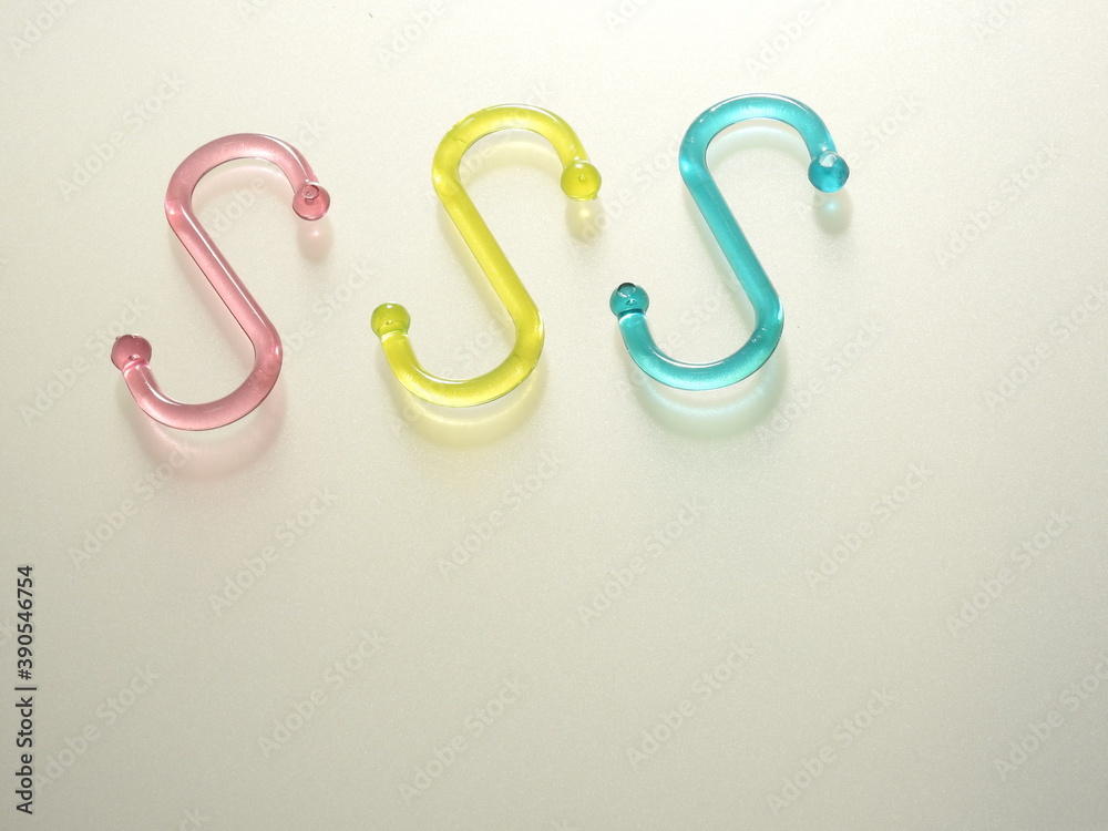 カラフルなS字フック カラフルなS字フック