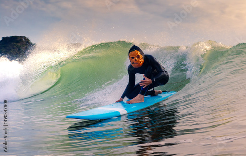Photography Halloween Costume Surfing Various scary costumes worn by a surfer while riding waves in Japan