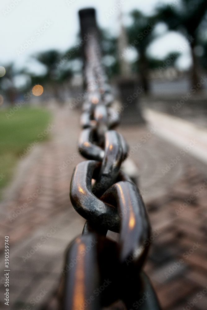 Naklejka premium close up rusty chain