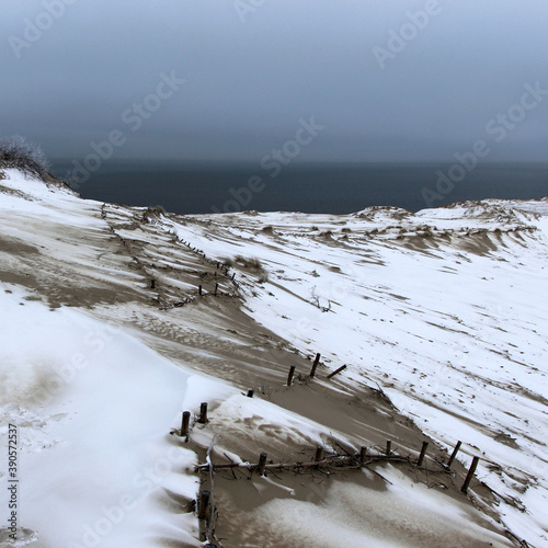 Isthme de Courlande, Lituanie en hiver photo