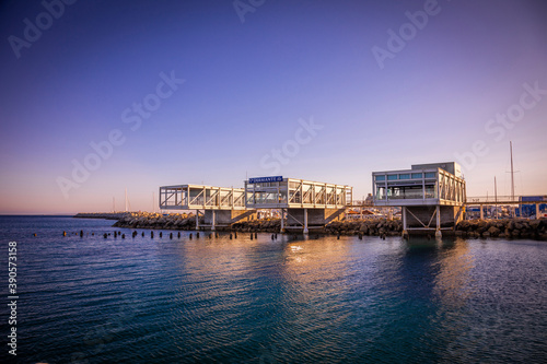Limassol Marina Molos © Jim