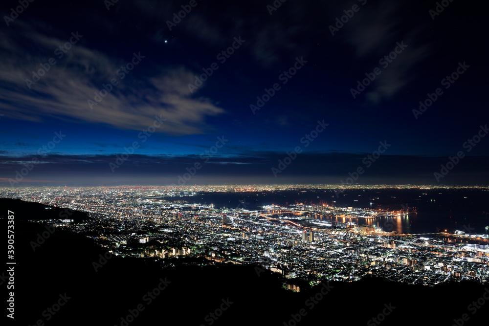 日本三大夜景である摩耶山掬星台からの眺め