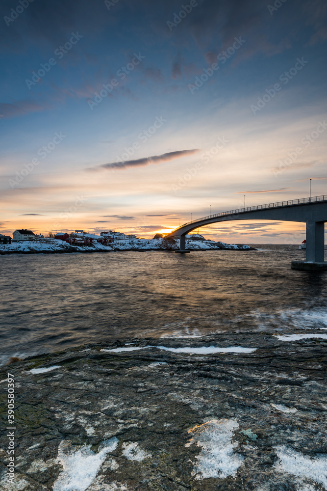 Φωτογραφία The famous photospot on the bridge for photgraphing the iconic red stilt houses