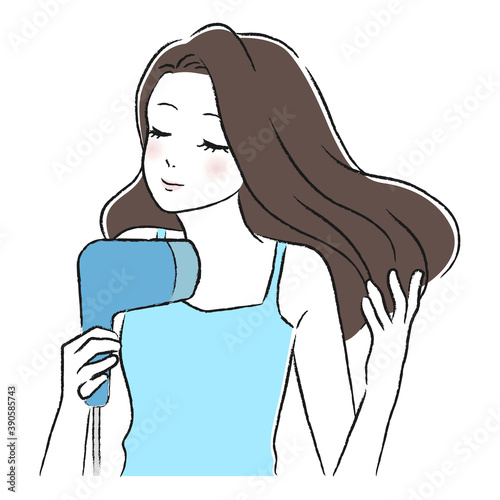 ドライヤー　乾かす　女性