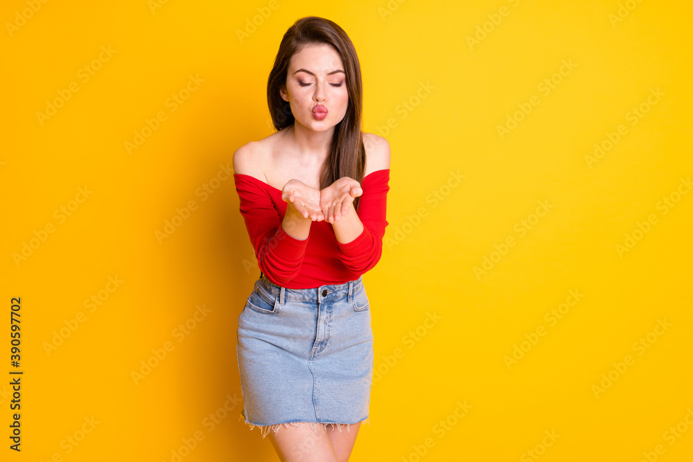 Portrait of her she nice-looking attractive lovable gorgeous flirty dreamy sweet girlfriend sending air kiss 14 February isolated over bright vivid shine vibrant yellow color background Portrait of her she nice-looking attractive lovable gorgeous flirty dreamy sweet girlfriend sending air kiss 14 February isolated over bright vivid shine vibrant yellow color background