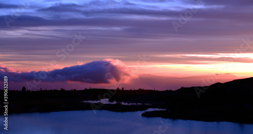 Coucher de soleil en montagne