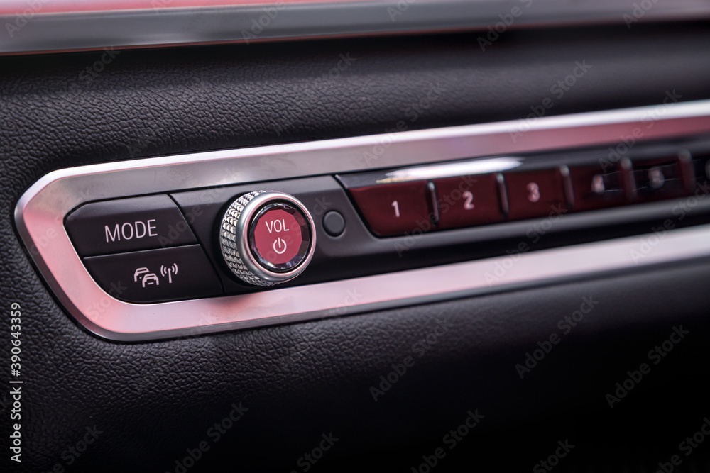 The control panel in the car, the volume control of the music in the speaker, the button for turning on the sonar and other buttons for setting