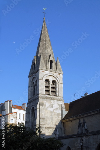 Ville de Nogent-sur-Marne, clocher de l'église Saint Saturnin, département du Val de Marne, France