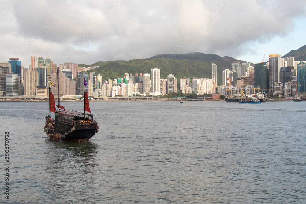 Jonque dans la baie de Hong Kong
