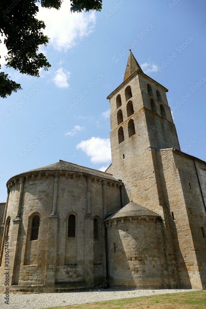 Abside et clocher de l’ancienne cathédrale Saint-Papoul 