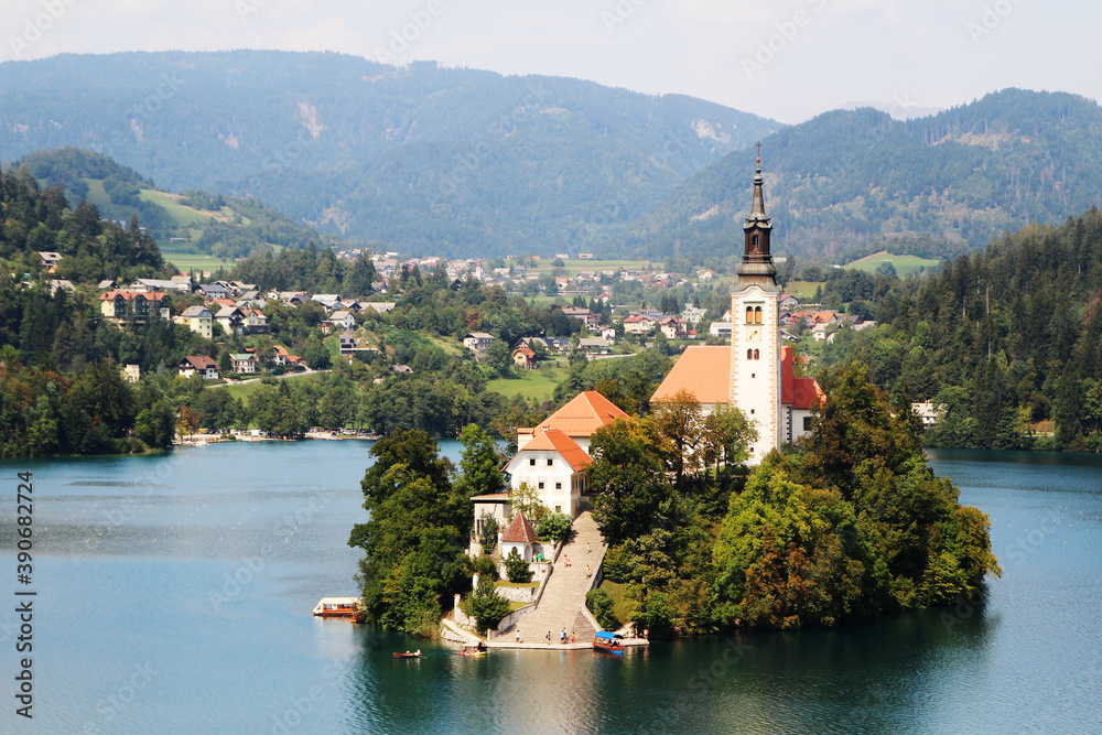 Obraz premium Lake Bled, view from the embankment, Slovenia