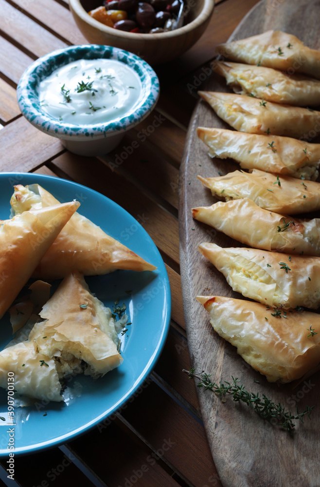Cucina greca. Tiropita, torta greca fatta in casa con formaggio feta e