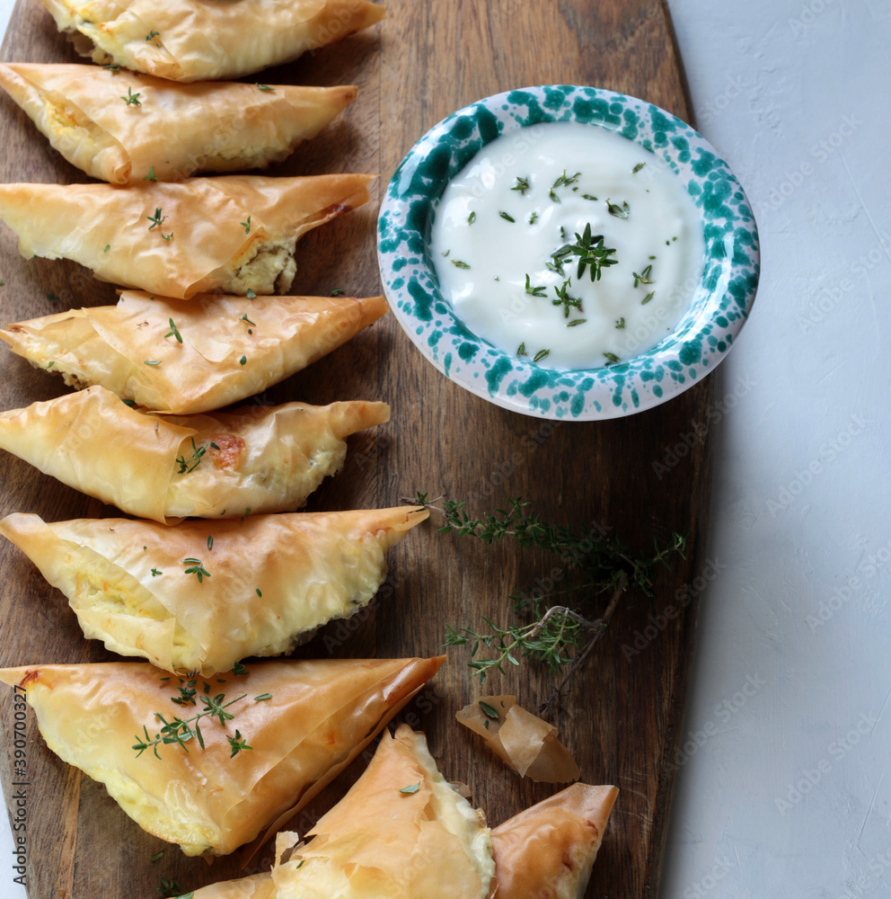 Cucina greca. Tiropita, torta greca fatta in casa con formaggio feta e
