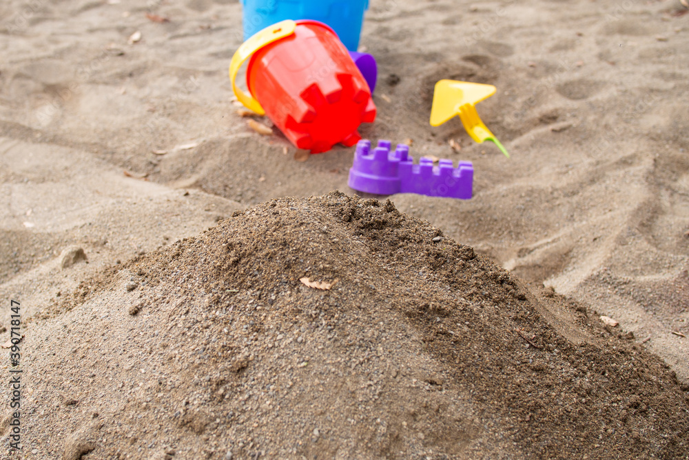 Japanese children playing in the sandbox (kindergarten children) Japanese children playing in the sandbox (kindergarten children)