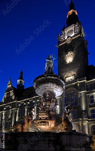 Jubiläumsbrunnen vor dem Rathaus in Wuppertal Elberfeld photo