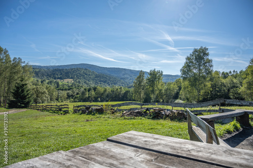Fototapeta Naklejka Na Ścianę i Meble -  bieszczady przepiękny widok góry, koniec świata, natura raj na ziemi