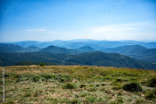 bieszczady przepiękny widok góry, koniec świata, natura raj na ziemi