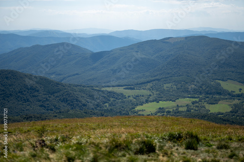 Fototapeta Naklejka Na Ścianę i Meble -  bieszczady przepiękny widok góry, koniec świata, natura raj na ziemi